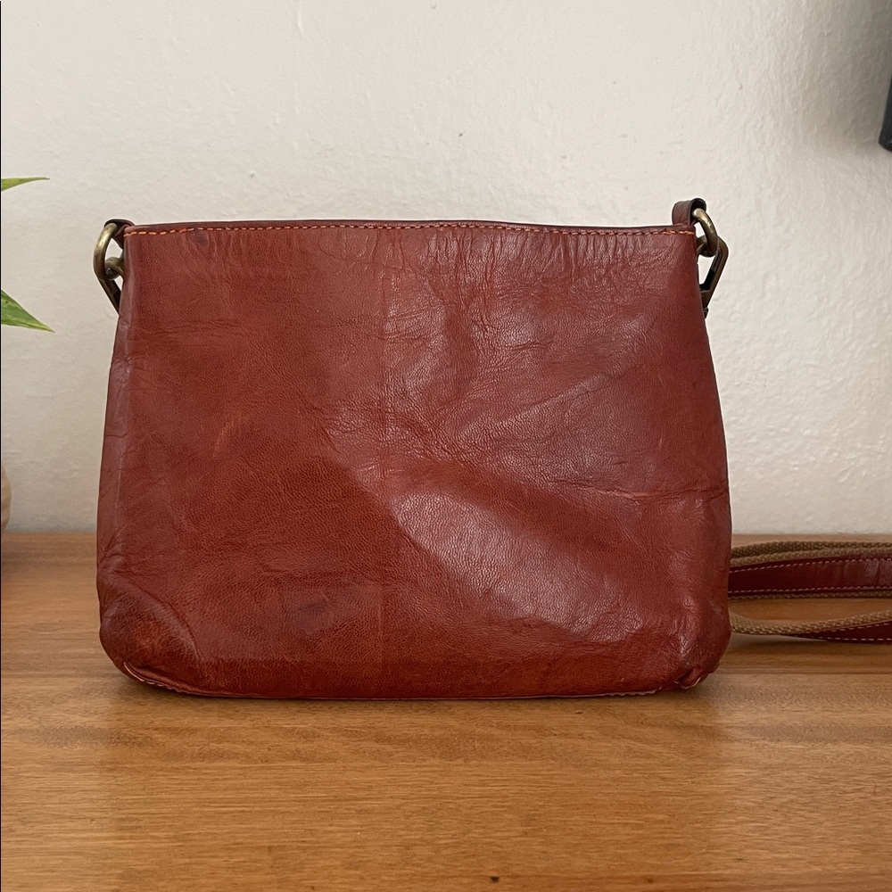Berliner Bags Brown Leather Crossbody Bag with Adjustable Strap
